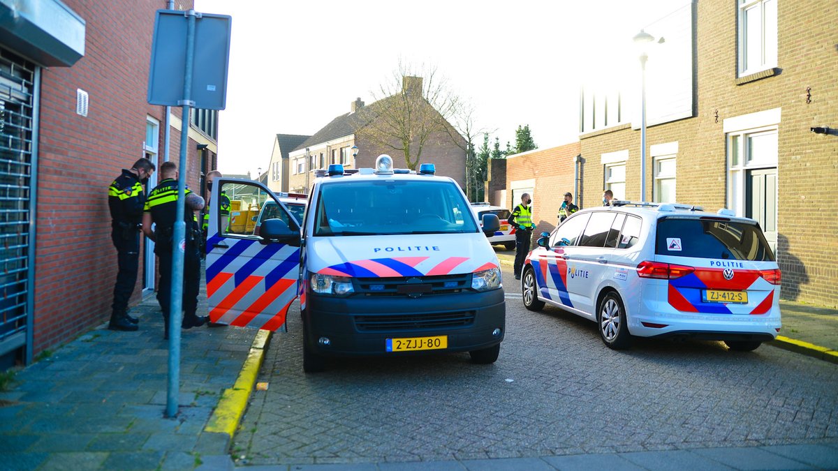 Update 2: Het slachtoffer is nog steeds spoorloos ?? Steekpartij vanochtend in 't Haagje in #Helmond, dader (50) aangehouden Dat en meer lees je op..