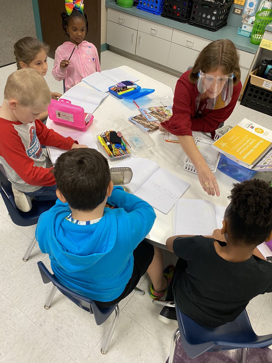 KIrish_CE's tweet photo. These kindergarten friends are rocking their guided reading lesson! Loved walking in on rock star teacher @StaceyClancyMBE in action! @HumbleISD_MBE #lighttheway #MBE2020 #mbeisfamily https://t.co/BvTFJRbH6F