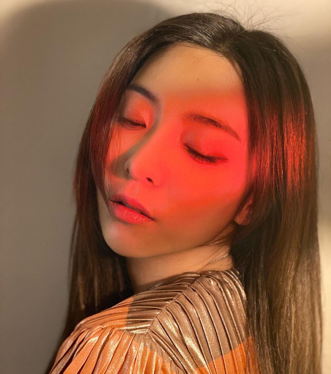 functionlove's tweet photo. [TRANS] 210225 f(Luna) = Instagram Updates: "Filming for #Lunphabet, see you next Friday at 8PM 🌷" https://t.co/44aGjG4GmB https://t.co/Vb0VeTrpf8
