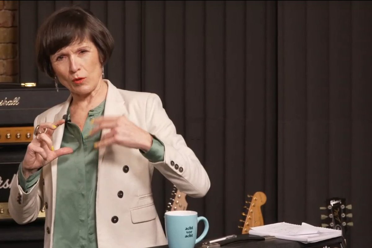 Anregender Einstieg in den Tag mit <a href="/g_leimueller/">Gertraud Leimueller</a> um #achtvoracht: Sich mit Menschen austauschen, die weiter entfernt sind. Andere Perspektiven sammeln und darüber reflektieren - Danke fürs geistige Munterwerden👏