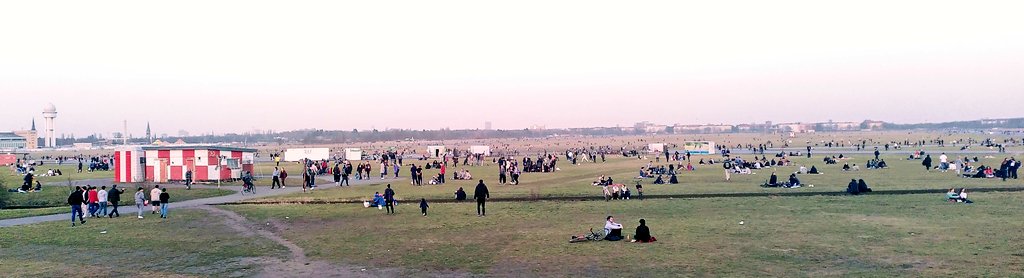 thf100's tweet photo. Wir wollen noch mehr machen, #sunset kann Jeder, wir entwickeln! 
#TempelhoferFeld #Thfbleit aber nicht so wie ihr es kennt. https://t.co/oU7DT9KrQU