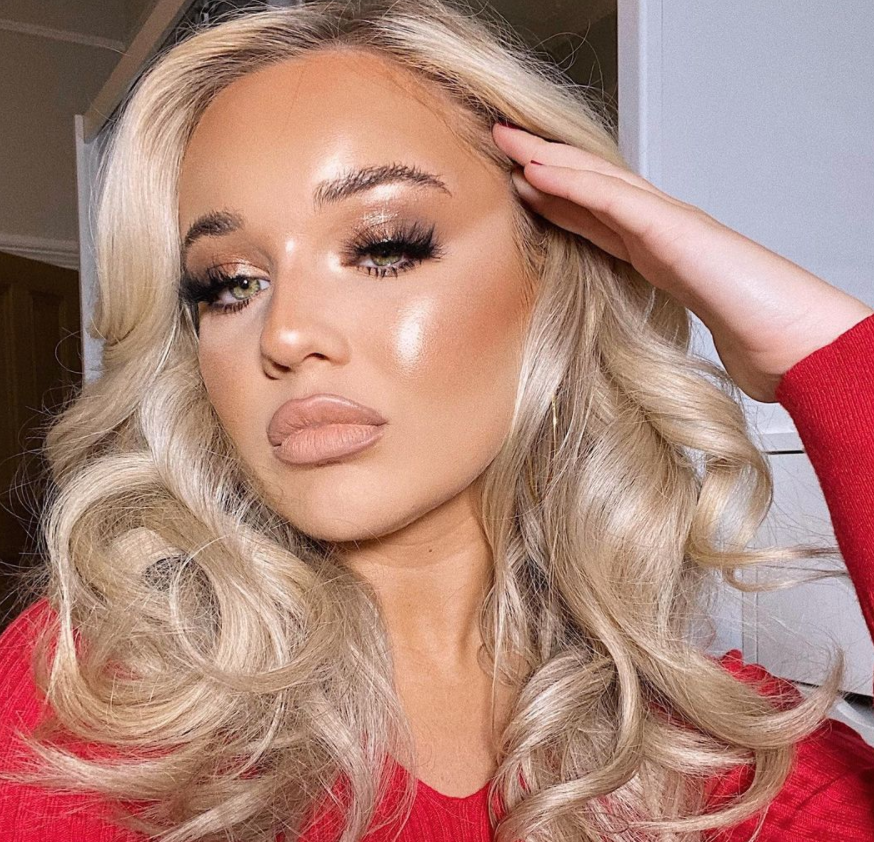Reasons to sign up to our HNC courses:
❤ Learn from the best in the business
❤ Study at home during lockdown 
❤ Change your career &amp; start earning money as a make-up artist!
Places still available for our next intake, apply now: bit.ly/GC-ApplyNow
📸clarisse_morieux