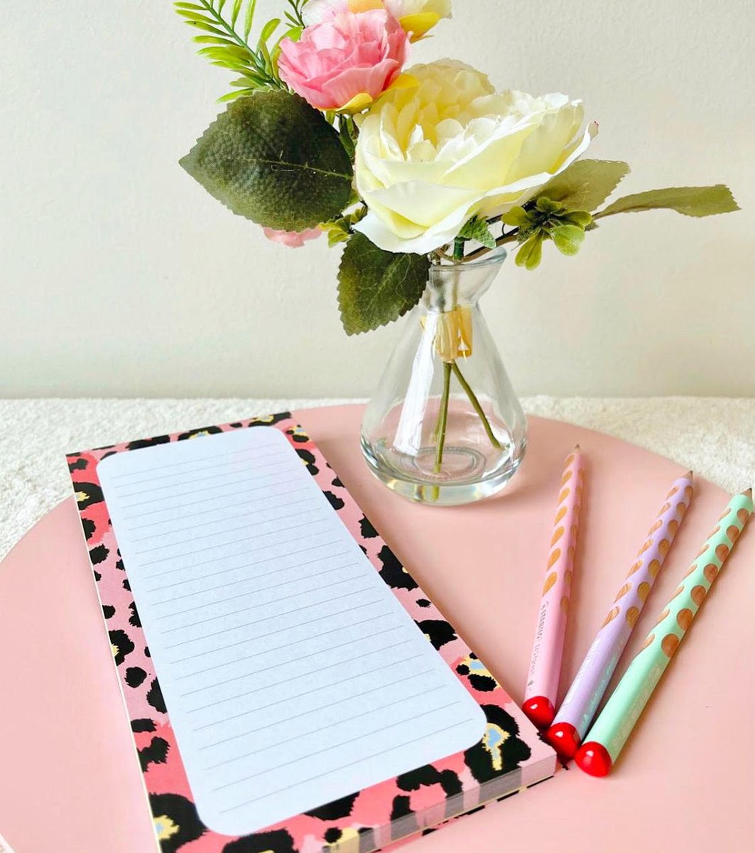 We are obsessed with our ‘Don't Ever Change’ magnetic list pad. It’s perfect for writing any lists and great value at just £6.50!

📸: @girlstribe3 / Instagram

dottyaboutpaper.co.uk/dont-ever-chan…
