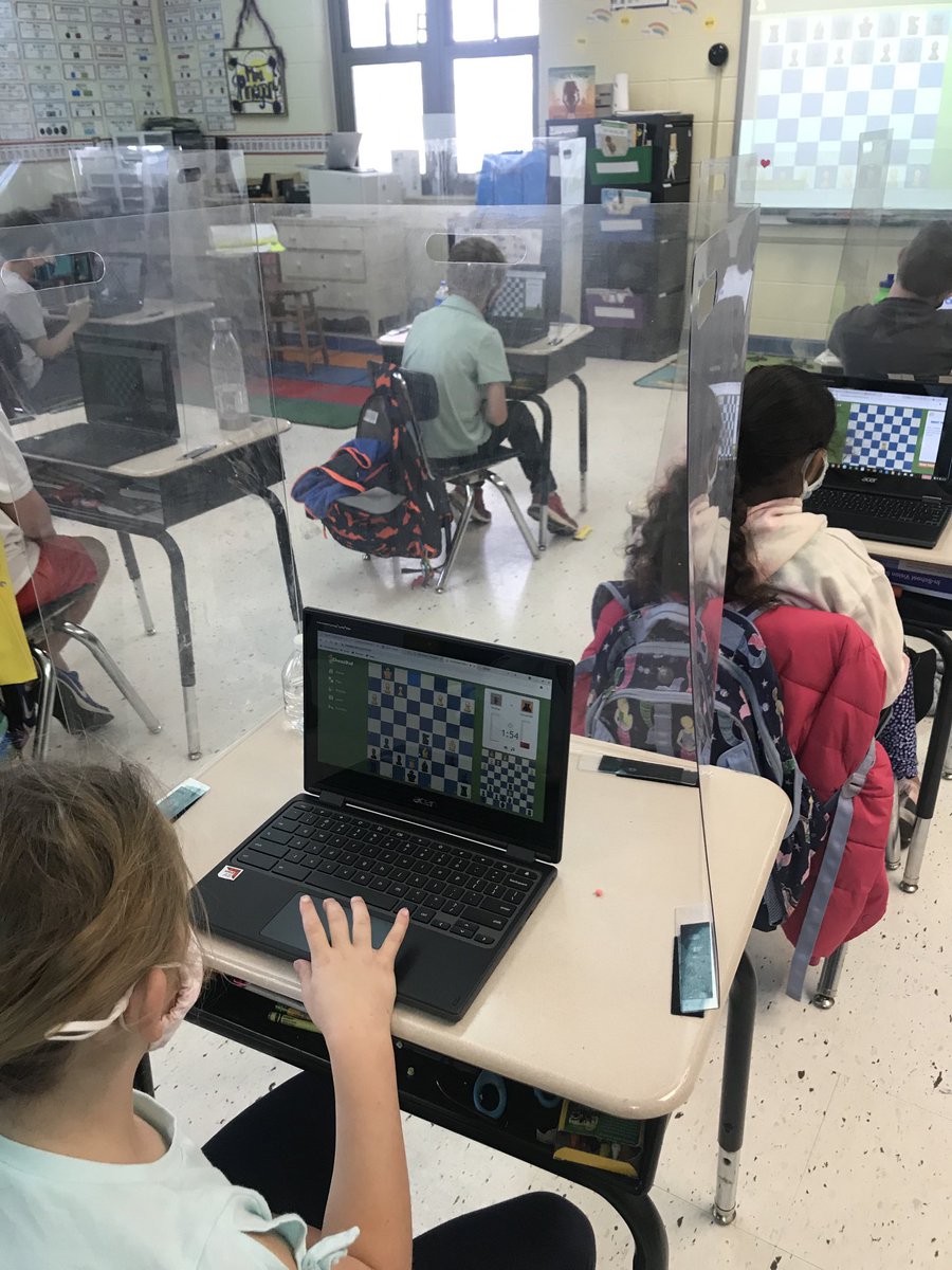 MrsPinegar's tweet photo. Chess! @columbiaeschool #hourofchessweek #chesskid https://t.co/4QUtcqULpZ