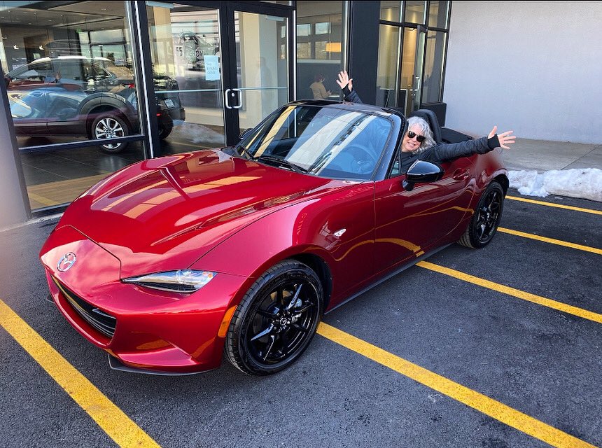 foothills_m's tweet photo. The electrifying sport vehicle for the excited customer! New Soul Red 2020 Mazda MX-5 Miata Sport with Apple CarPlay installed. From our Dealership to your Garage, find your vehicle at https://t.co/w98LzvFXq2 

#miatasport #mx5miata #soulred #spokanemazda #foothillsmazda #topdown https://t.co/vqBbAkaU5n