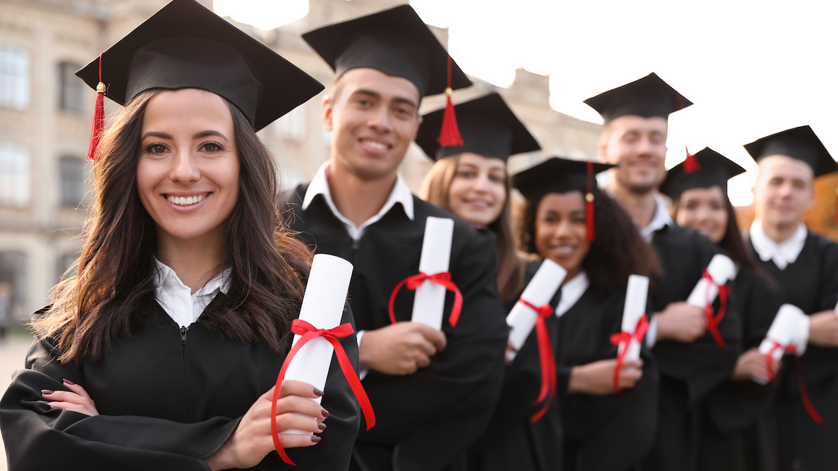 path2usa's tweet image. USCIS offers to automatically extend work authorizations for OPT students by 180 days.
If you are STEM graduate and have applied for OPT employment authorization, THIS is what you should do right away - path2usa.com/blog/uscis-off…

#OPT #intstudents #studyabroad #RightToWork  #STEM