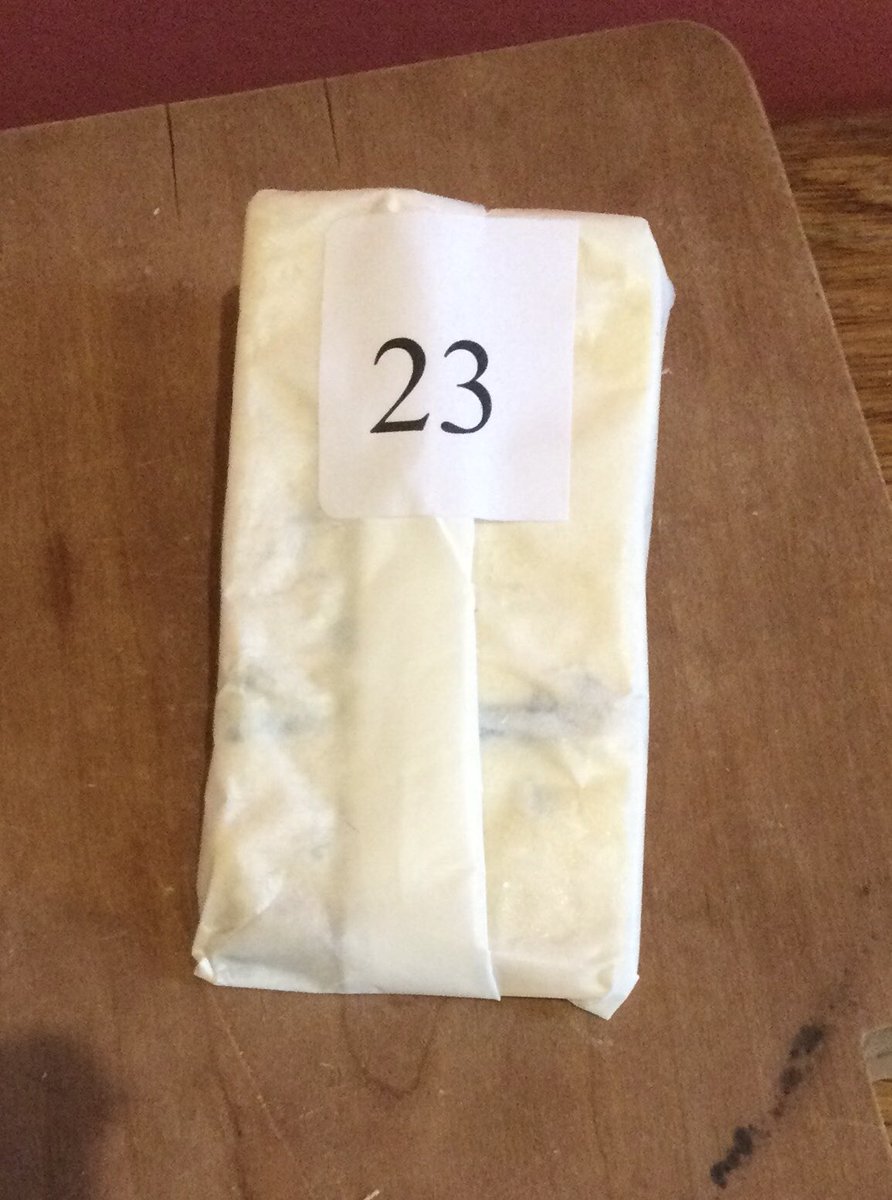 TheLadybirdFarm's tweet photo. π§ #CheeseADayChallenge π§ #Day23 π§
If you like #Stilton, youβll love this #StrathdonBlue π Full flavoured, creamy and peppery. If it was the weekend, weβd have this with a glass of our damson gin π₯
@Farmer_Tom_UK @Poachercheese https://t.co/18MYTsmz5p