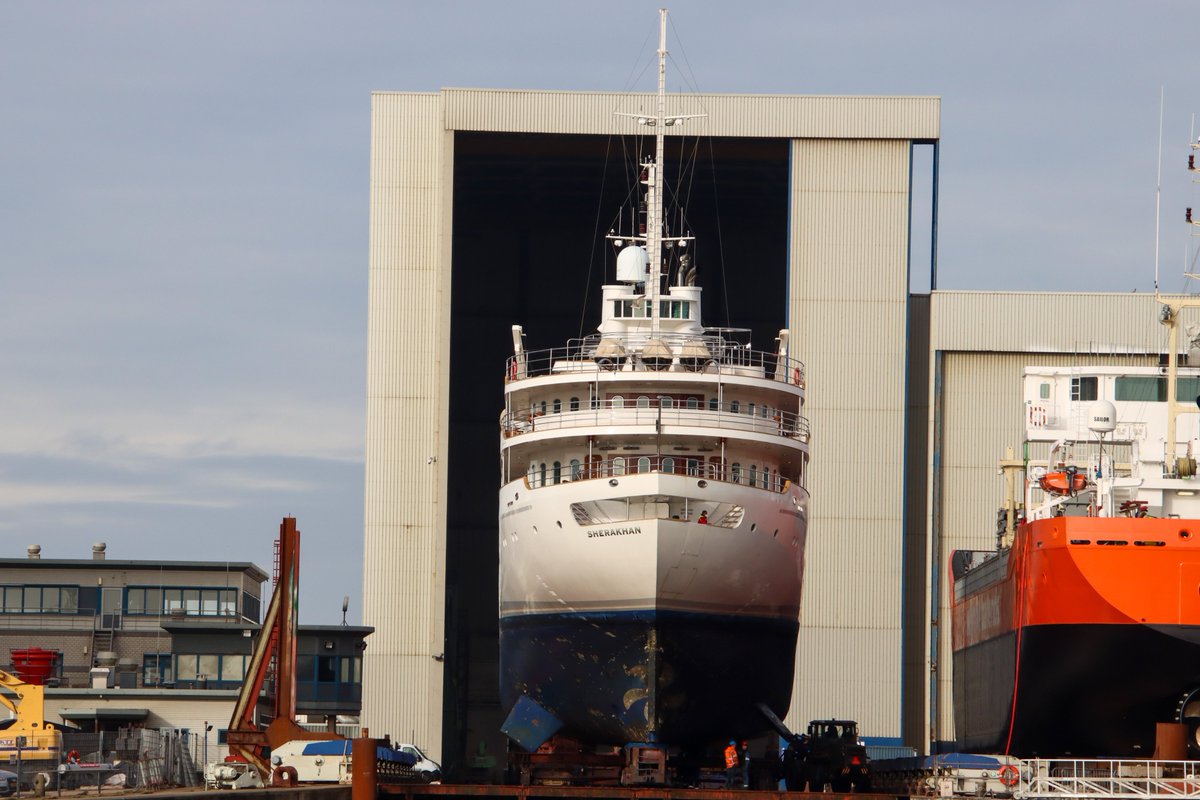 Dutchyachting's tweet photo. The 69.65m/ 228'6" #Sherakhan, which arrived in #Harlingen yesterday, was hauled out of the water on #DamenShiprepair’s #synchrolift today. Photos by hette.kloosterman on Instagram. https://t.co/nFluOmgt2J