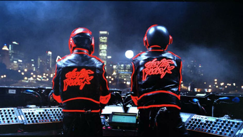 franceinfo_cult's tweet image. "Daft Punk Unchained" : le documentaire sur le duo électro français à voir ce soir sur Culturebox @francetv @ftvculturebox  francetvinfo.fr/culture/cinema…