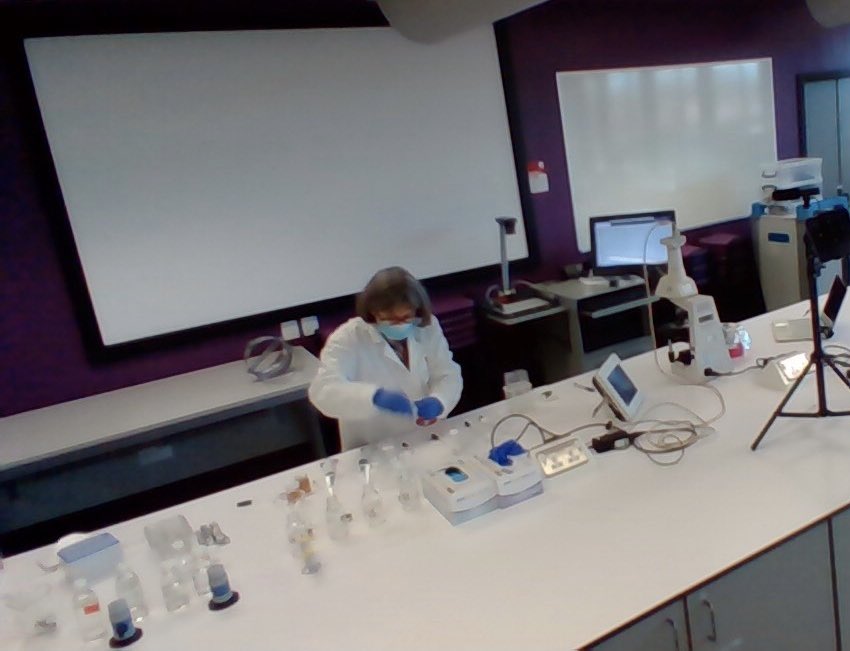 StaffsBMS's tweet photo. Very #ProudToBeStaffs of the brilliant @SUBioscience team today - ‘virtual’ #HealthcareScience study day involving developing phylogenetic via MURAL, collaborating with our #BiomedicalScience students on #OneHealth task, and live streaming from the lab 👏😊 https://t.co/PunRVVtxwk