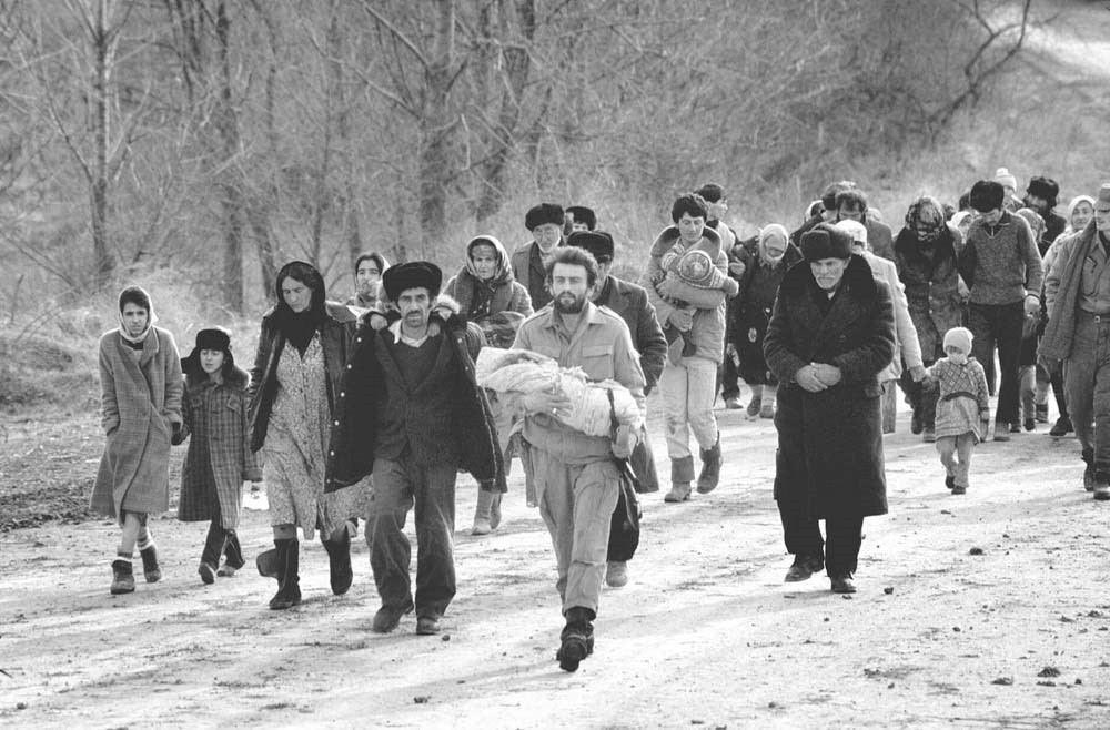 imgula13's tweet photo. Over the night from February 25 to 26, 1992 Armenian armed forces implemented the capture of the Khojaly city with support of hard equipment and the personnel of the infantry guards regiment #366 of former Soviet Union.
#GIKM
#JusticeForKhojaly #KhojalyGenocide https://t.co/cVSQ9ONlWI