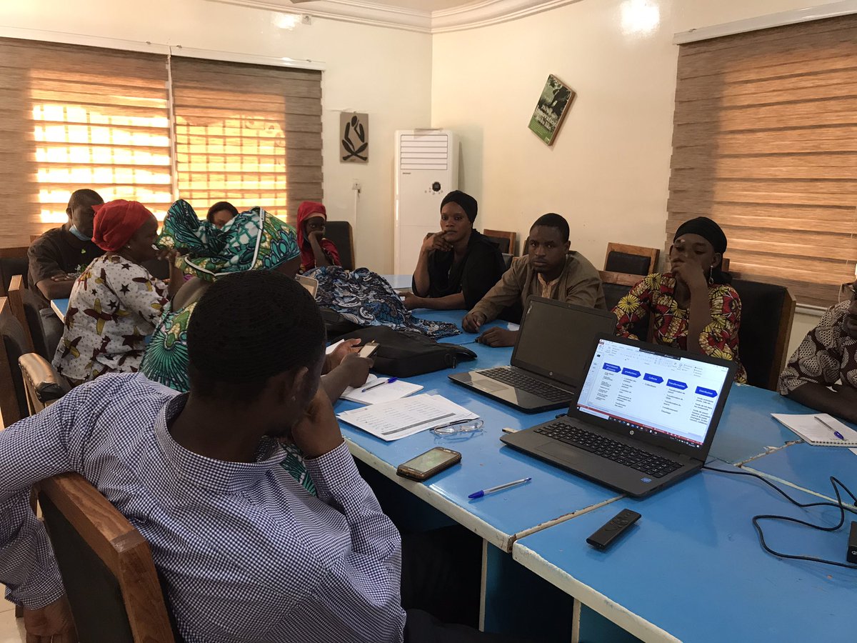 TraorAminatou1's tweet photo. J’organise un suivi des jeunes inclus au sein du partenariat de la filière laitière du partenariat Translait avec notre SAE afin de voir l’évolution de leurs activités.Pleinement ravie de voir que 5jeunes entreprennent dans la zone rurale grâce à la formation OYE il y a deux mois https://t.co/OB5kJyPGfD