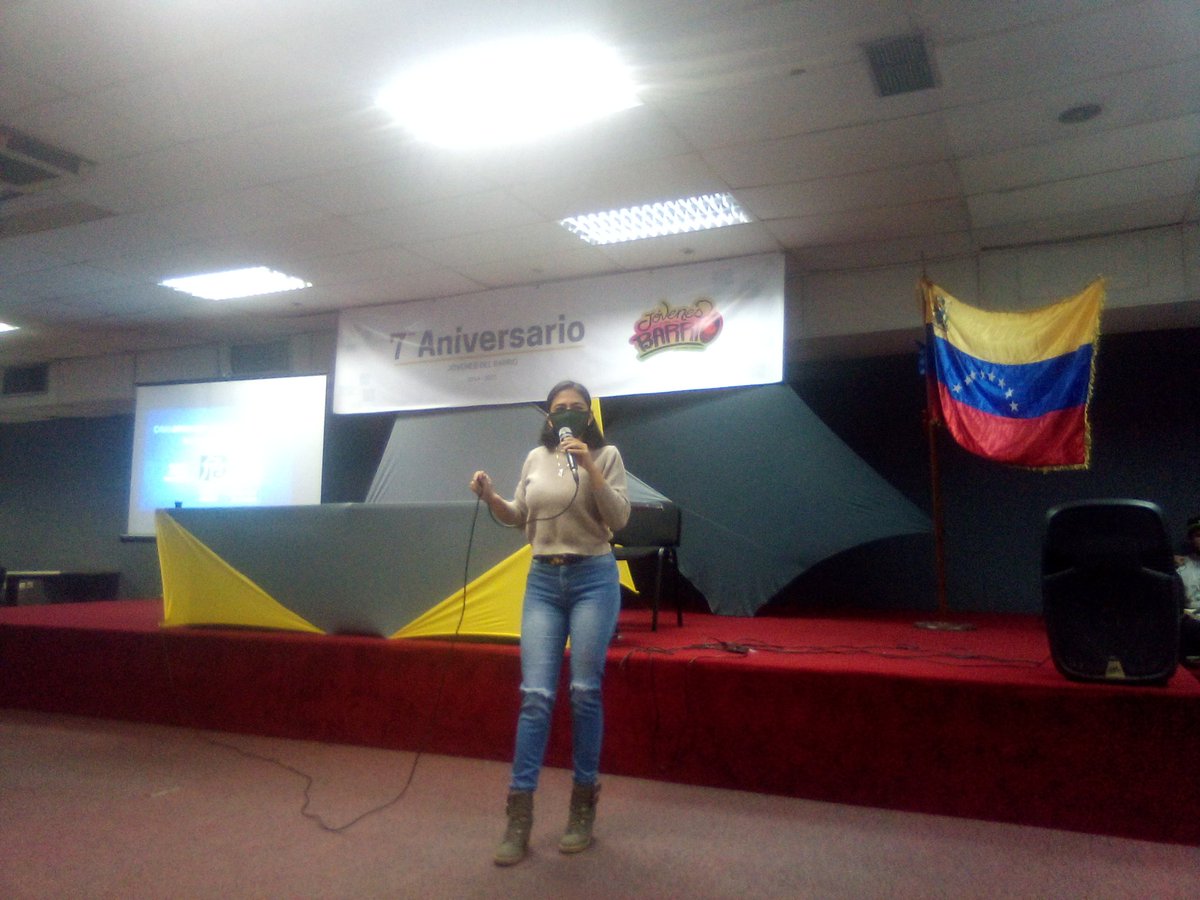 bembavzla_'s tweet photo. #25Feb #EnDesarrollo equipo @JovenDelBarrio de toda las regiones del país reciben taller de desarrollo de liderazgo en el marco del #7moAniversarioJDB en la ciudad de Caracas brindando herramientas para el fortalecimiento del equipo

#FormándonosYProduciendo
#ProducirEsVencer https://t.co/BUlcvt2M35