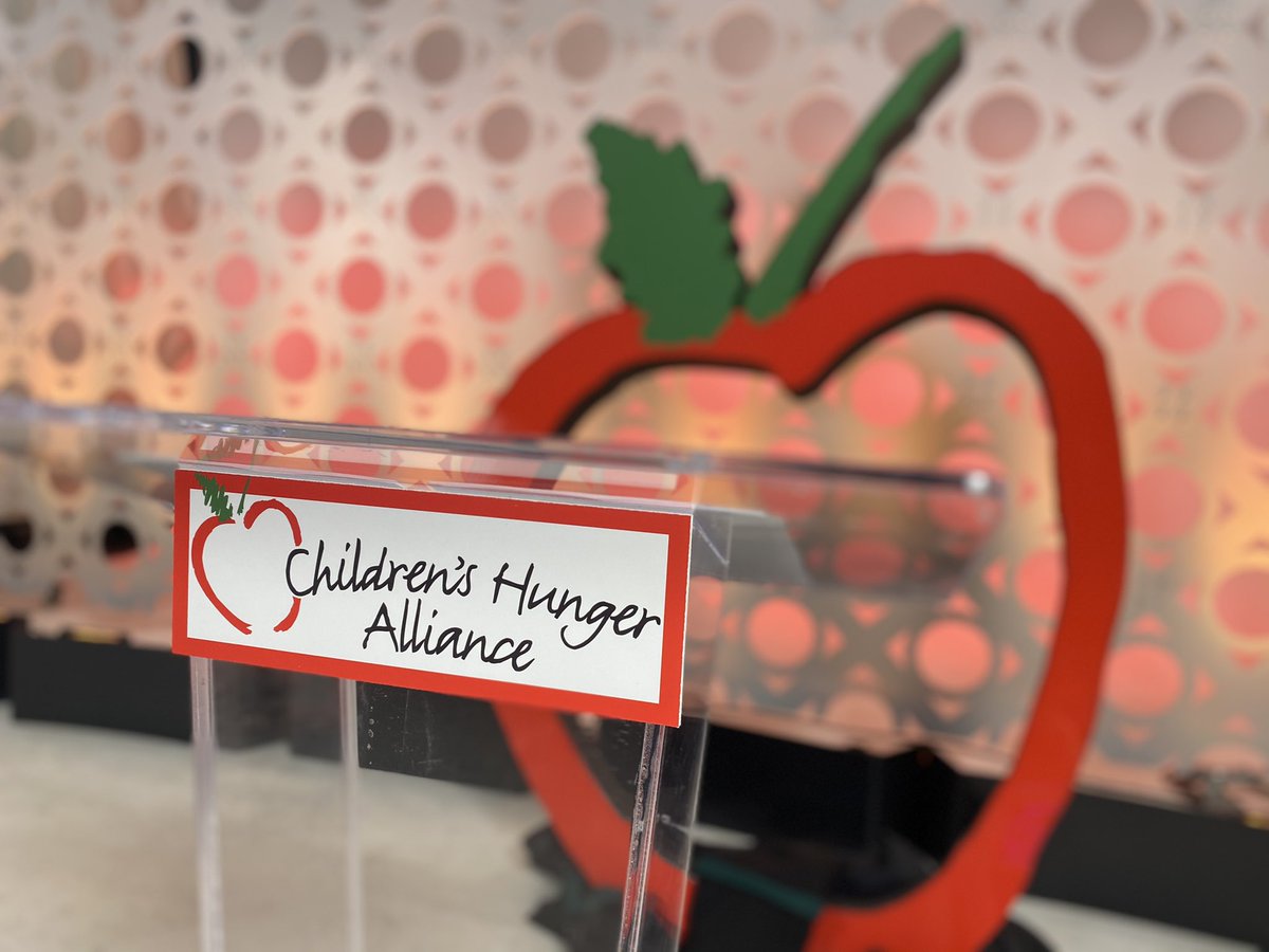StaciaNaquin's tweet photo. 1 in 4 children children in Ohio donโt know where their next meal will come from.
PLEASE HELP: Put healthy meals in the hands of hungry kids by texting FeedAChild to 76278 to support @CHAOhio #MenuOfHope https://t.co/bLM9hBfXcp