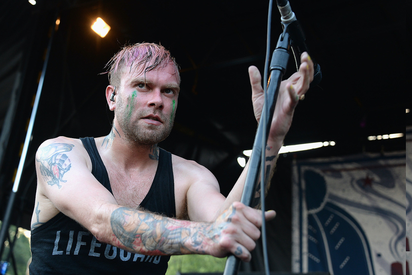 Bert McCracken, lead singer of turns 39 today Happy Birthday 