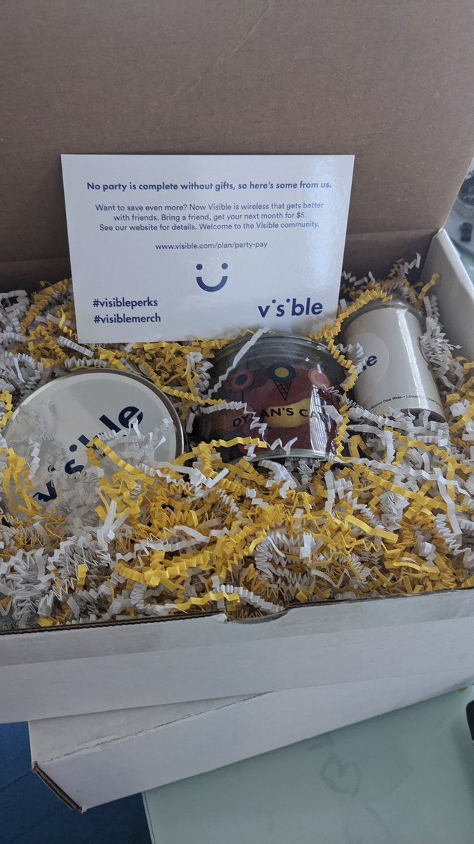 tommyent's tweet photo. @Visible @visiblecare Thanks, you guys rock! 🎉#visibleperks #visiblemerch for those that have yet to switch. Here's a referral code 3lMlzV and party invite link to get you right on the $25 a month https://t.co/ROklFrO6qh https://t.co/wFdfpy2wFD