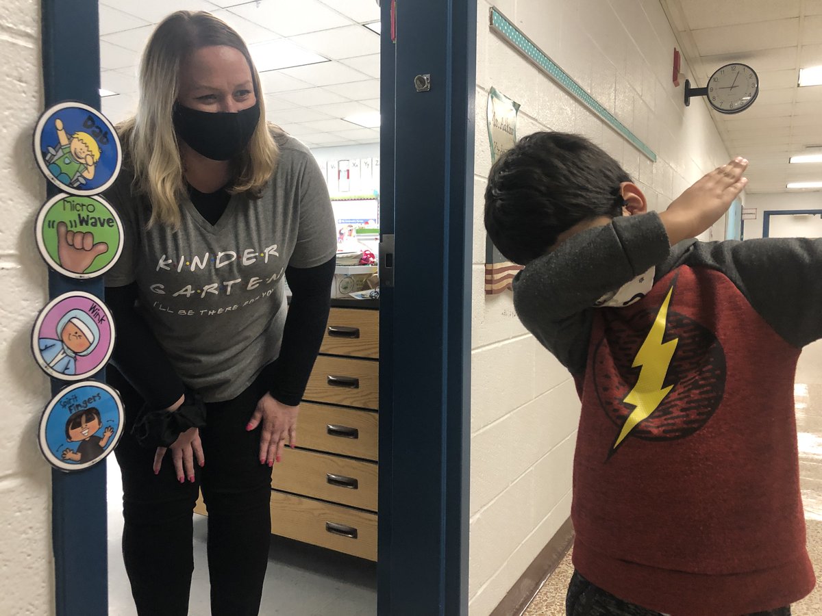 ParkRidgePats's tweet photo. Kindergarten students in Mrs. Adkins' classroom begin their day with a choice of greetings. They have so many fun choices...a dab, a "micro" wave, a wink, or spirit fingers! Greetings help us connect and provide a fantastic start to the day! @KinderRidge #SCPSStrong https://t.co/srLjqLlXIb