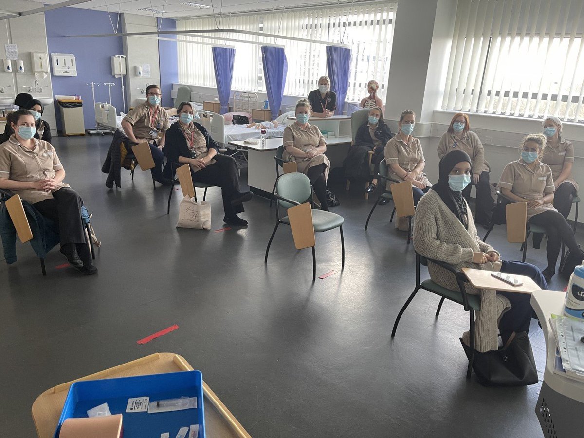 We managed to capture a few of our Sept20 #TNA cohort during their 1st face to face #covidsafe clinical skills session.
Thanks to all for following the guidance &amp; we hope you enjoyed meeting some of the CEs as much as they enjoyed meeting you!