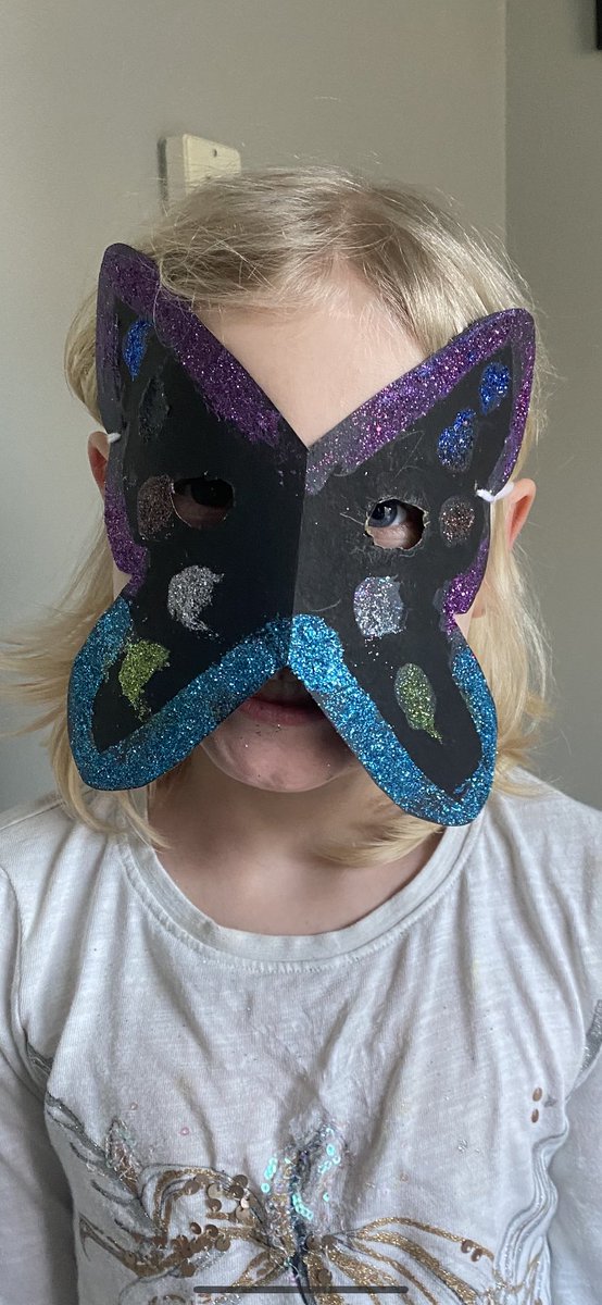 suzanne_plimmer's tweet photo. @bain1968 @uptonclass2MF This is Molly’s mask https://t.co/rP7xLkDbkN