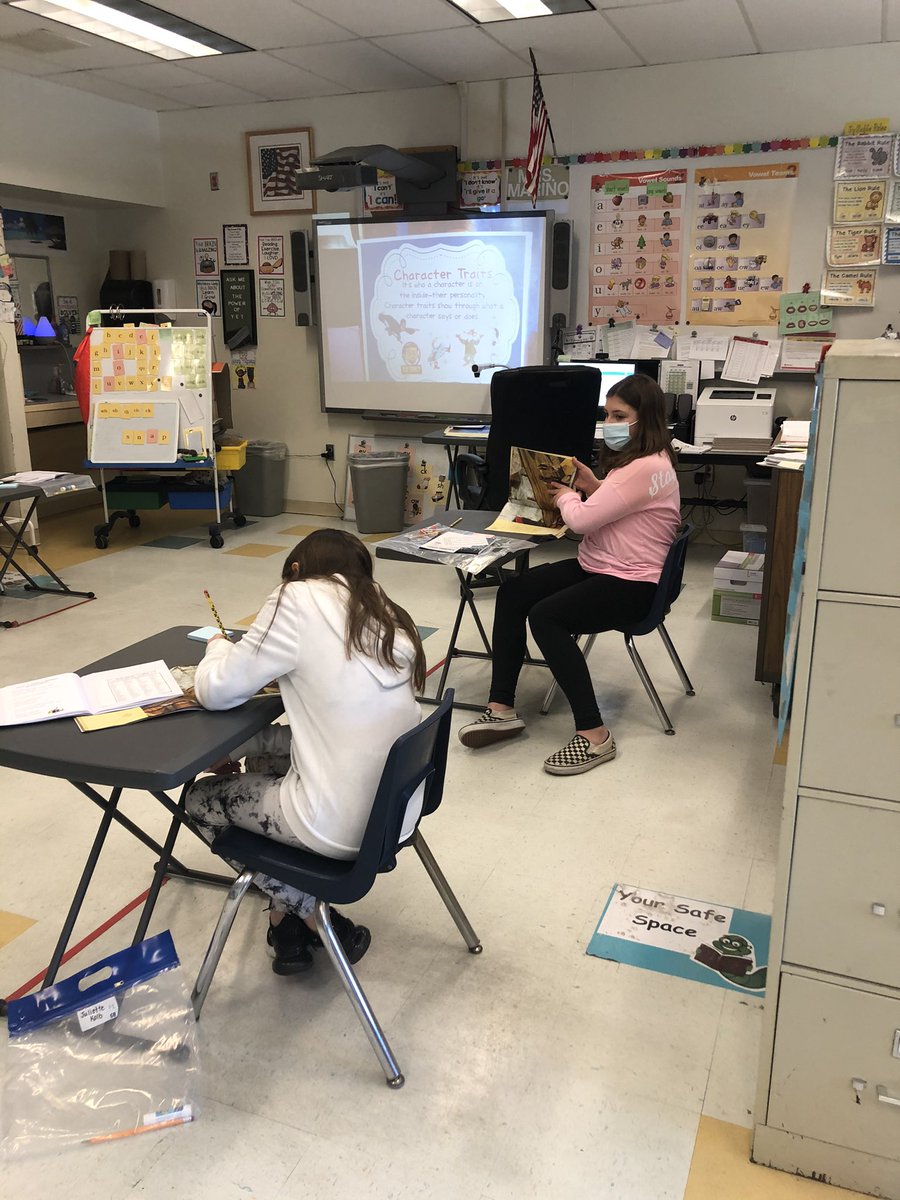 CMarino_reader's tweet photo. Finding creative ways to do socially distanced partner work during Reading class. S to S discussion is so important to the reading and learning process! @HiawathaHuskies @SachemSchools https://t.co/SQ4P2x7DjK
