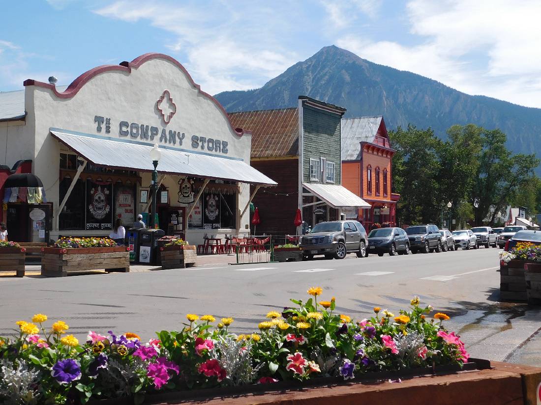 worldnecklace's tweet photo. *New Post* 15 Best Colorado Mountain Towns - The World on my Necklace https://t.co/tYVyRlp3U7 #colorado #mountaintowns https://t.co/xRnTLCOEvy