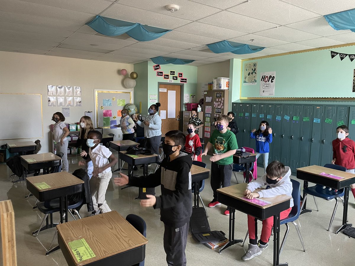 Mrs_Regan4th's tweet photo. We attended a virtual field trip to Sheldon Concert Hall for their Drums and Dances of Africa presentation. It was awesome and the kids loved it. We continued the discussion of colonization afterwards! #msdr9 #forderfalcons https://t.co/RmHKIxoDoV