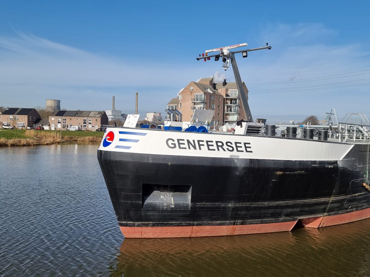 Dockmarks's tweet image. MTS Genfersee voorzien van #scheepsbelettering #scheepsborden #scheepsstickers bij Ruijtenberg Shipyard
#binnenvaart #belettering #maritiem #sign