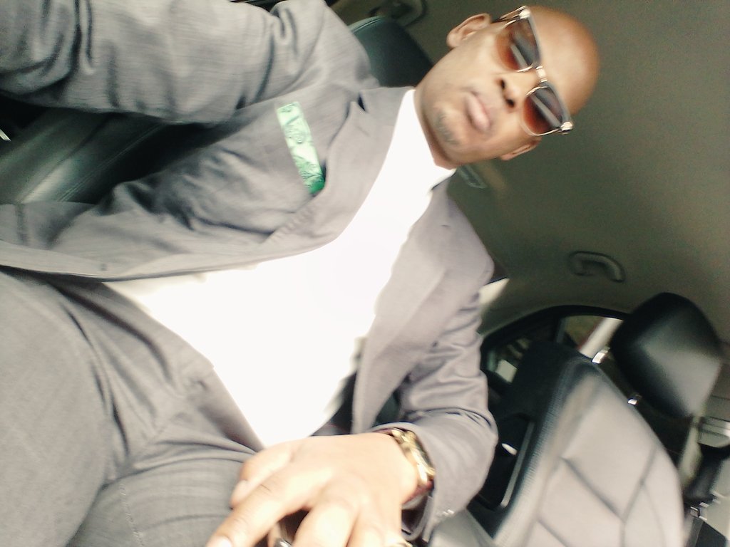 moorelyfe1's tweet photo. This how I am going to be daily when I go to my office. Ndithi suits Mon-Fri
Allow me to testify, when you less expect God to show up, He shows up and Shows off. I telling tears I cried were not in vaine. Soft life loading π
#NewnessLoading
#TravelingTheCountry https://t.co/4b6wUs4nQ6