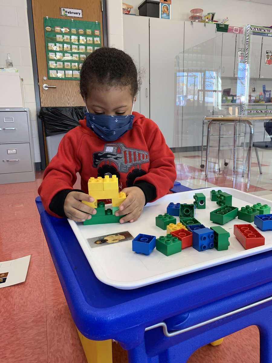 SdicksteinSD735's tweet photo. It feels SO good to be back at @Skokie735 and seeing some kiddos for the first time. So proud of our shining stars for rocking wearing their masks and developing play skills! https://t.co/Mynq66oHni