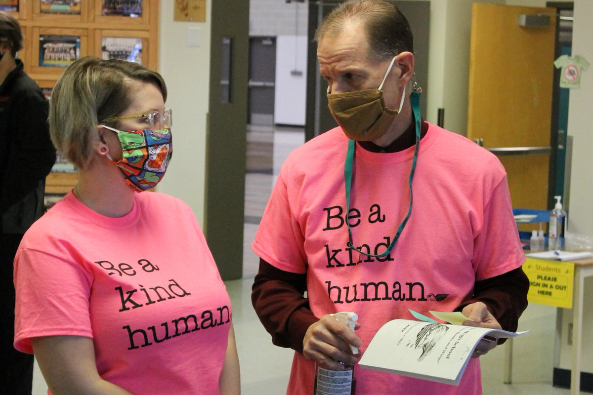 EagleButtePRSD8's tweet image. A few more shots from Pink Shirt Day #eaglebutte #EBHS #prsp #weareallprairierose #PinkShirtDay