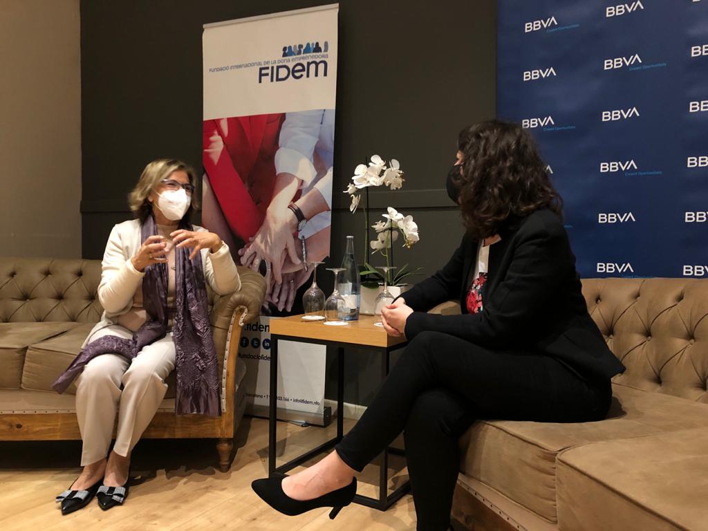 FundacioFidem's tweet photo. ⏰ En 20 minuts comencem les #TardesFIDEMBBVA amb Drolma Lizcano!
Carmen Pérez-Pozo, @BufetePerezPozo, entrevista a la guanyadora dels #PremisFIDEM20 a l'Empresa Familiar.
📲 Encara pots inscriure't: https://t.co/Kv3DxXW9nR https://t.co/z0KXD7xwEk