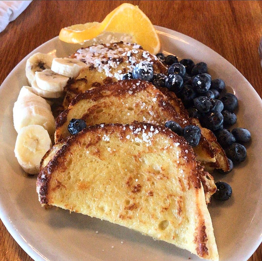 SilverForkLodge's tweet image. "French Toast and hot chocolate from Silver Fork Lodge is the best combination on a cold day." 
Reposted from Utah.Foodie on IG

#silverforklodge #brighton #utah