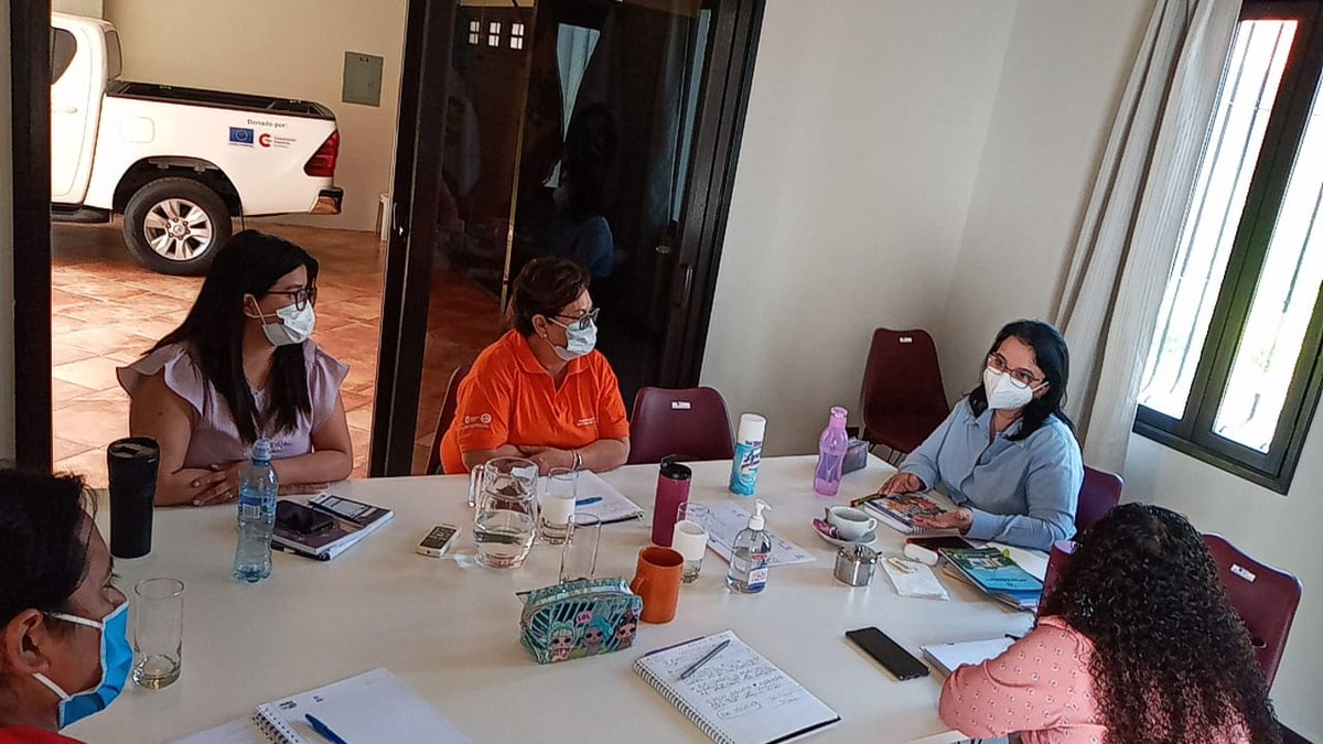 GuatemalaPrevi's tweet photo. Directora de #PREVI en reunión con el equipo de consultores de la sede de #Escuintla , uno de los tres departamentos donde se ejecuta el Programa. 
PREVI también desarrolla acciones en Suchitepéquez y Retalhuleu. https://t.co/LJSkTzlMUM