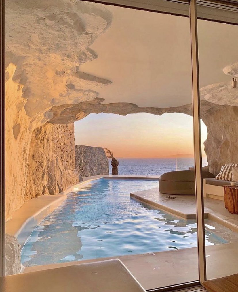 ScribeFlash's tweet photo. Mykonos, Grèce 🇬🇷 https://t.co/H24a6lvAtN