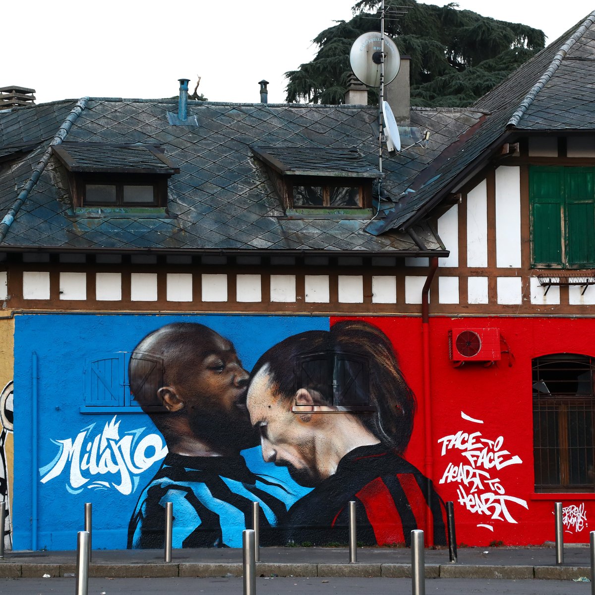 Goal On Twitter This Romelu Lukaku Zlatan Ibrahimovic Mural On The Streets Of Milan Is Stunning