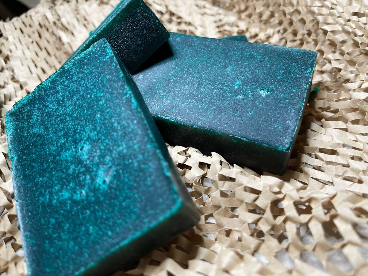 sudshandmade's tweet photo. Joup with added coconut oil ✨ joup is one of our perfume copy scents! Check out our instagram and Facebook for the benefits 🧼 #handmade #handmadesoap https://t.co/Y3XlvTmxZg