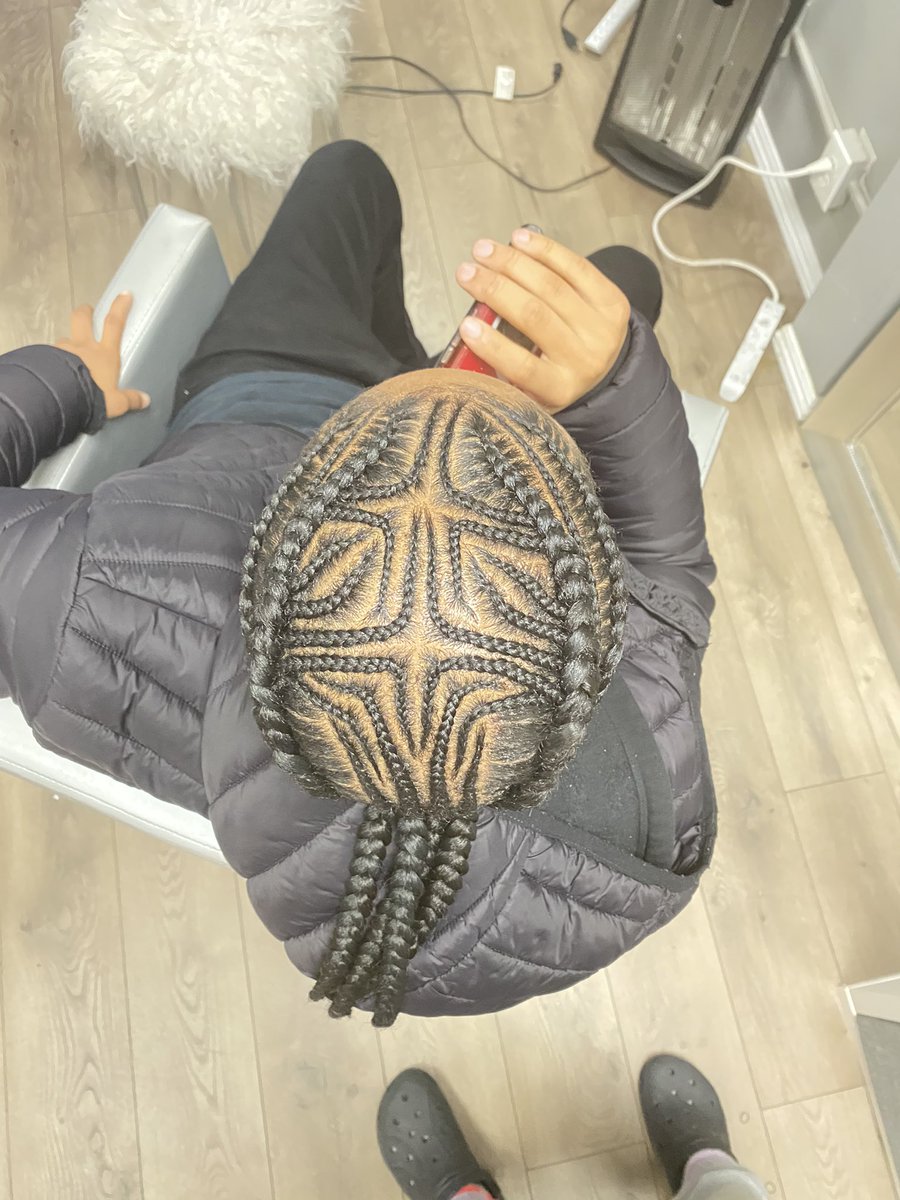 _High_0ff_May's tweet photo. Looking for a professional Consistent braider in Houston, TX then I’m your stylist!🥰 

Book your appointment Today!🤍

Please retweet as my next potential client may be on your TL, Thanks🔥 https://t.co/SybL1HJ6dp