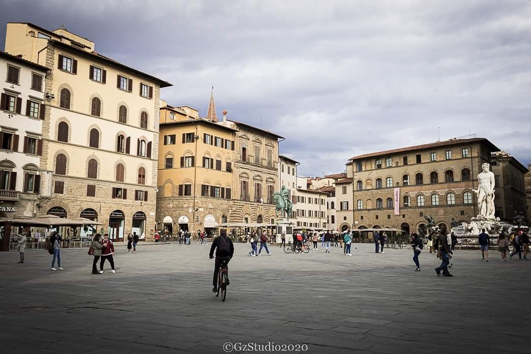 #firenze lo sai #ivangraziani #Florence #Italy #streetphotography @ThePhotoHour @StormHour