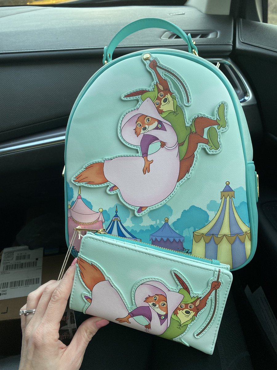 AdriWDWBound's tweet image. Literally just chased down the UPS guy to get my bag before we leave for the weekend.