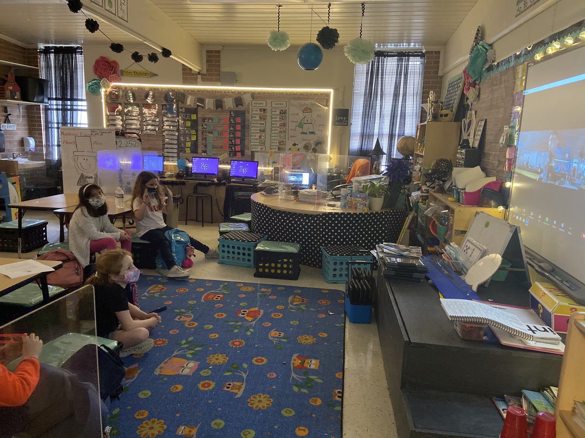 AngelaDuncan42's tweet photo. When you and your son BOTH have UIL storytelling practice after school, you can’t pass up a chance to zoom and practice together! My kiddos got to see what a good job 3rd grade storytellers can do! @Barrett_Duncan_ #DunbarTigerPride #AndersonEagles #LufkinLearns https://t.co/4SCDnVepkP