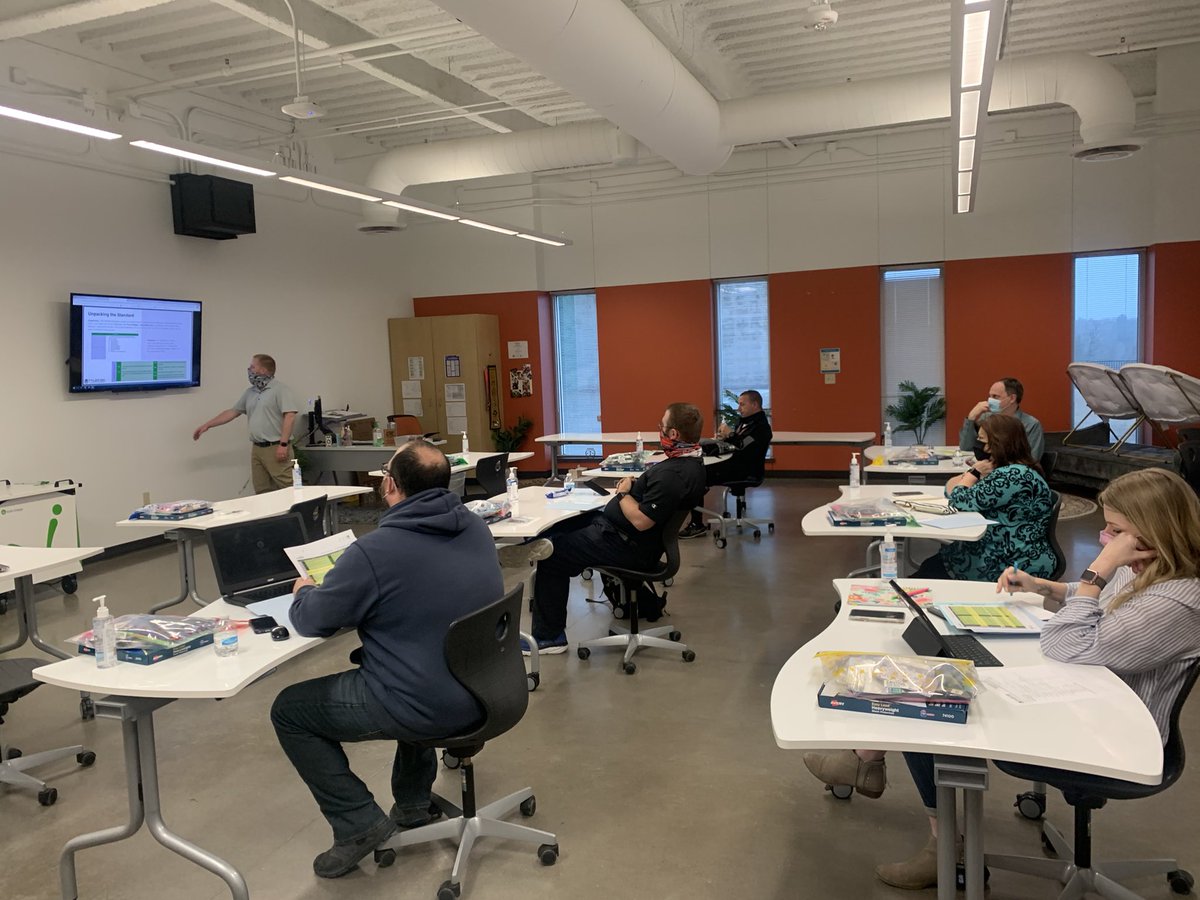 Thank you Zack Hulshouser for training on our content connections for 7th &amp; 8th Social Studies! @tylerisdlearn <a href="/Cl_Hanson/">Christy L Hanson</a> @JarrodBitter48 <a href="/HubbardTylerISD/">Hubbard MS</a> #T3