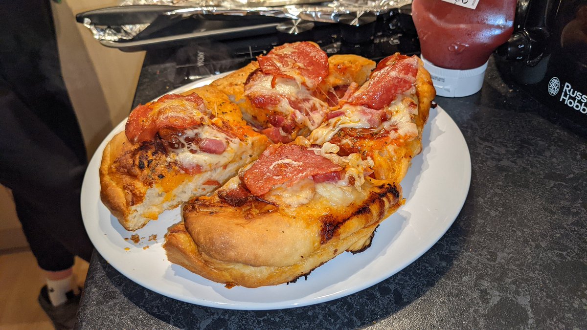 HE team has nothing on my pizza making skills😋👍🏼 #StrathBScHETech