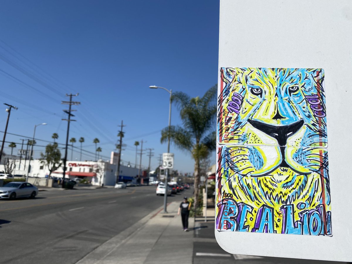 1000goodbyes's tweet photo. “Be a Lion”, new highlighter lion on Laurel Canyon in Studio City, helping improve Los Angeles signage with hand drawn stickers #LosAngeles #Label228 #LionArt #SlapStickers #California #StreetArt https://t.co/mwjBBj3793