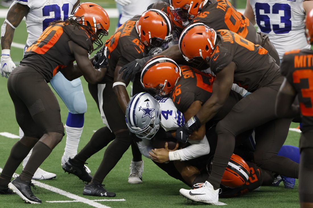 therealdre_jack's tweet photo. Dak puts it all on the line for this BIG DUMB TEAM https://t.co/N5U9KPhRHT
