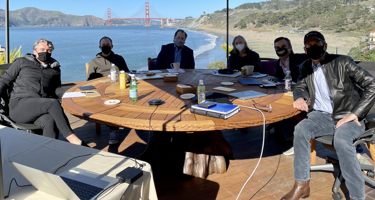 Benioff's tweet image. Salesforce Growth:

2022 $25.75B (guidance)
2021 $21.25B
2020 $17.1B 
2019 $13.2B
2018 $10.5B
2017  $8.4B
2016  $6.7B
2015  $5.4B
2014  $4.1B

Thank you Ohana! ❤️
From Our Earnings Call Outside