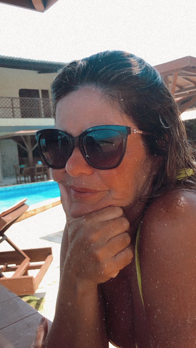 mariahlleite's tweet photo. minha mãe é muito linda! https://t.co/jGtJiJDYgv
