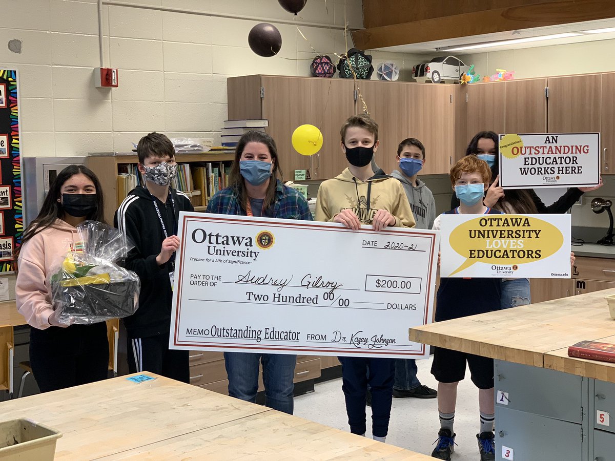 OttawaKc's tweet photo. Congratulations Mrs. Gilroy! Your commitment to excellence, service to community and efforts in the classroom have been recognized and are so appreciated! Thank you @therealsmsd and @wridgems for allowing us to partner with you! #OUKC loves educators! https://t.co/fniaS4IBhw