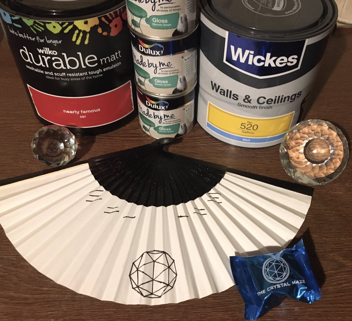 PhilNewtonE's tweet photo. @TheCrystalMaze @CrystalMazeHQ Finally got my green gloss. I can now start painting my living room like the #CrystalMaze #EasternZone 

#megacrystal https://t.co/4jJ13YDMnd