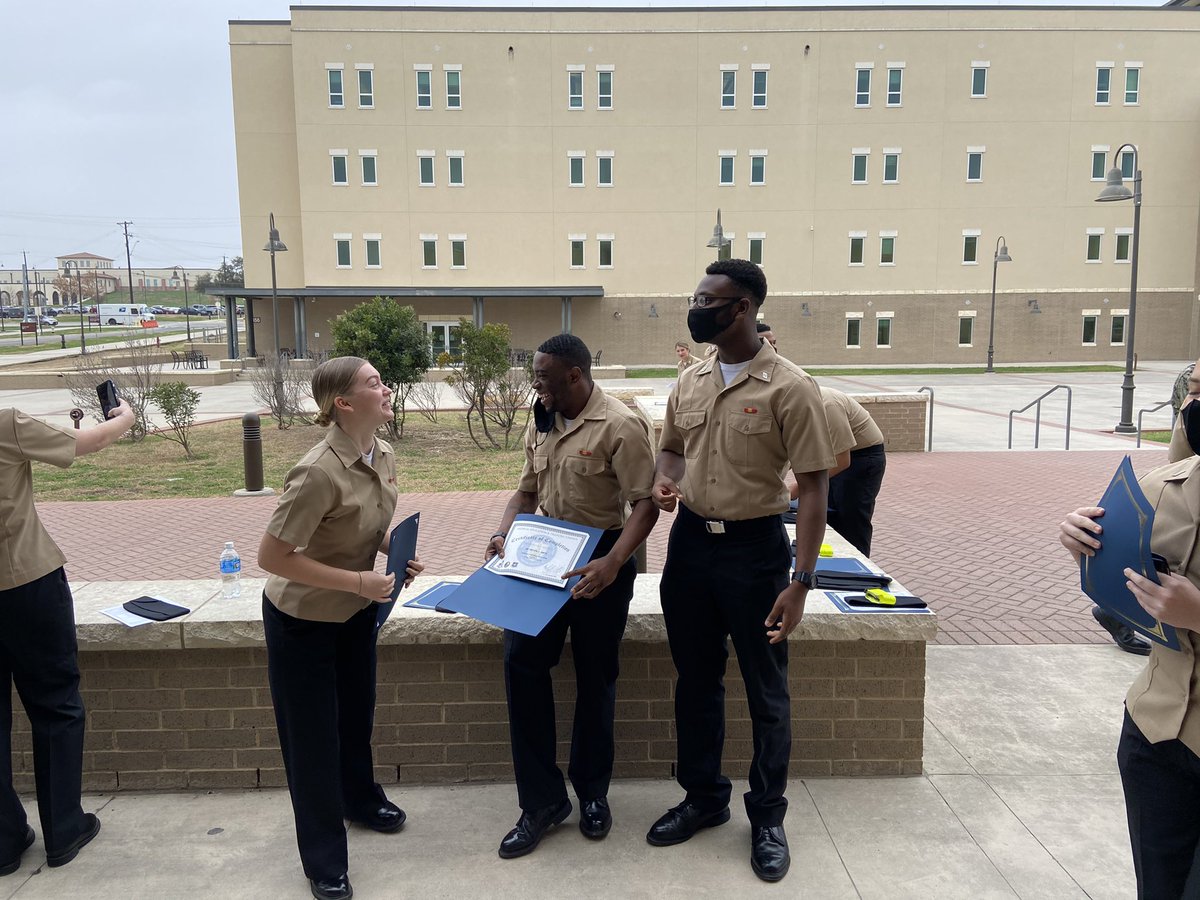 trevonsmith287's tweet photo. Finally a USN corpsman ⚓️🥳 https://t.co/2buGgsgZBN