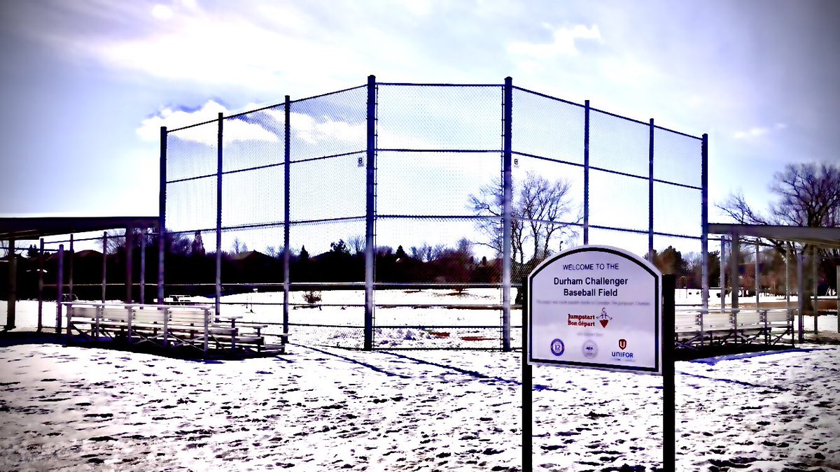 BallChallenger's tweet image. When the suns out you head to the best place in Town! Even in the snow the Diamond looks amazing! #WillowParkWhitby #fieldofdreams #smilesguaranteed @CTJumpstart @TownofWhitby @UniforTheUnion @Robbiealomar @AlomarSports @_donmitchell @JaysCare ❄️ ⚾️ 🥎 ⛄️ 🌞